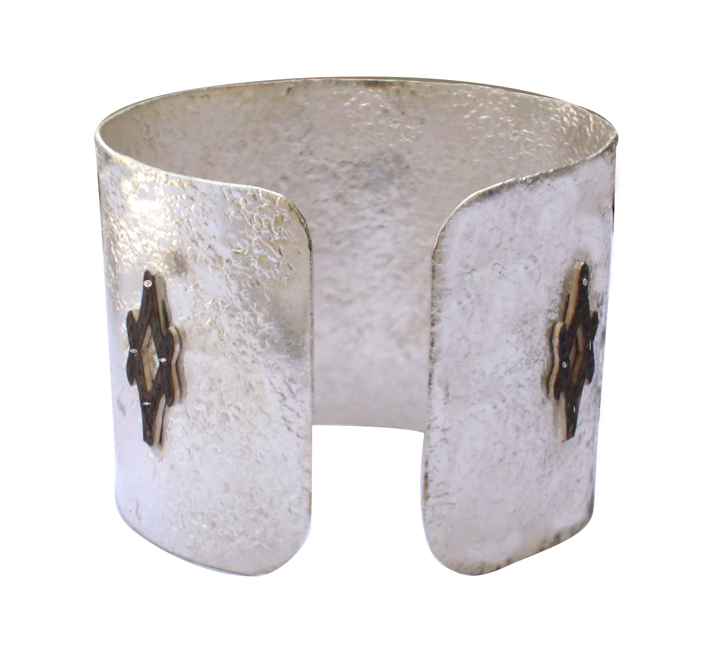 925 SILVER PLATTED HAMMER FINISH BRACELET CUFF WITH CUBIC ZIRCON STONES JEWELRY BG-130 - Image 3